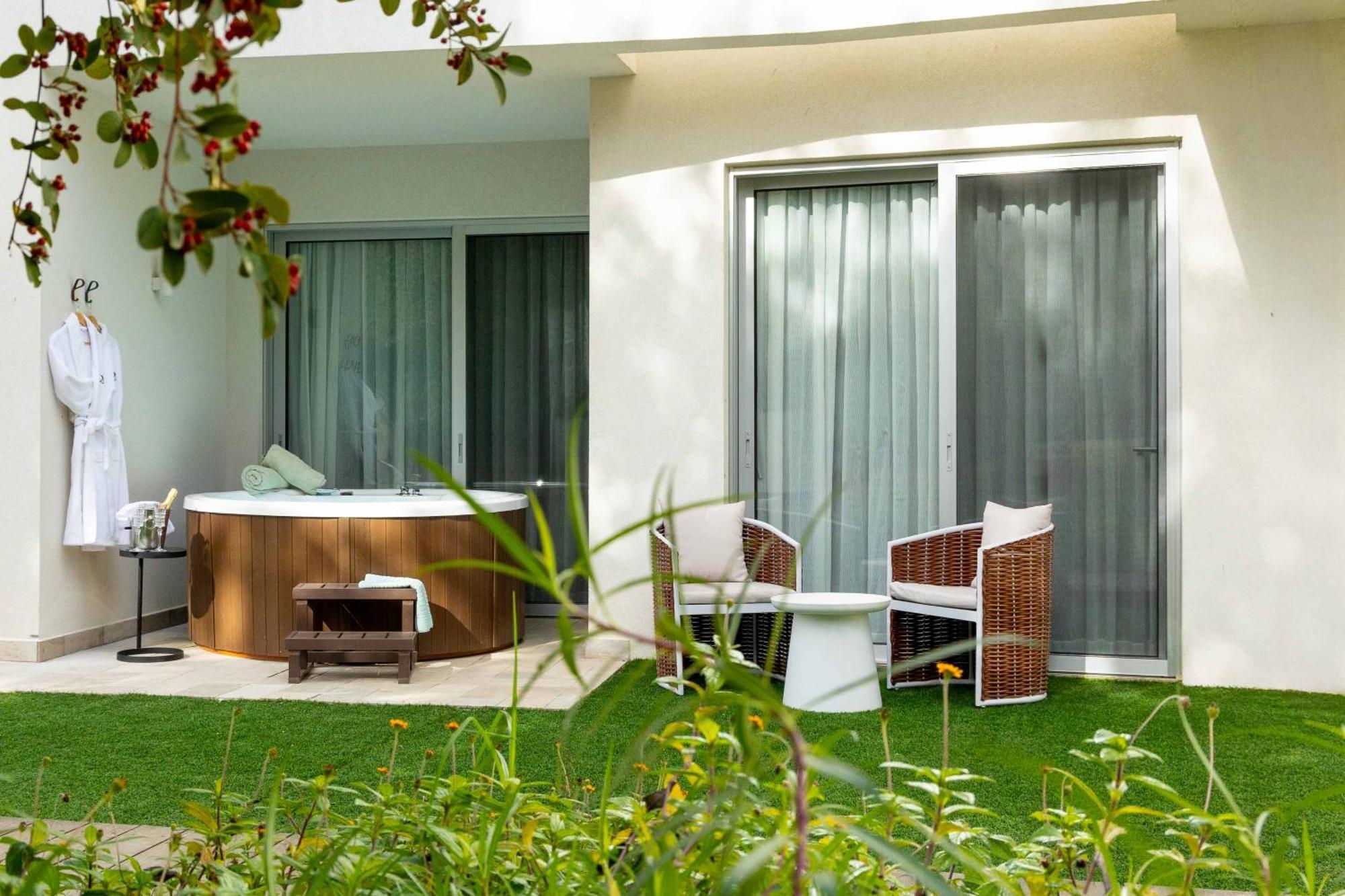 Almond Hotel - Adults Only Неве-Илан Экстерьер фото
